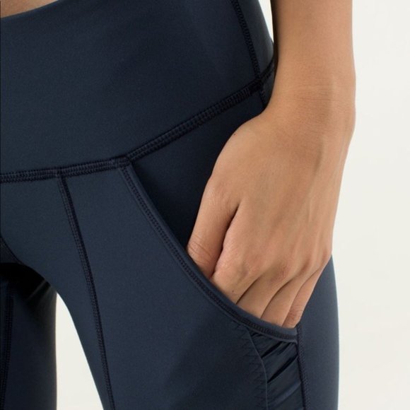 LULULEMON | Practice Daily Ruffle Ribbon Leggings - Picture 3 of 15